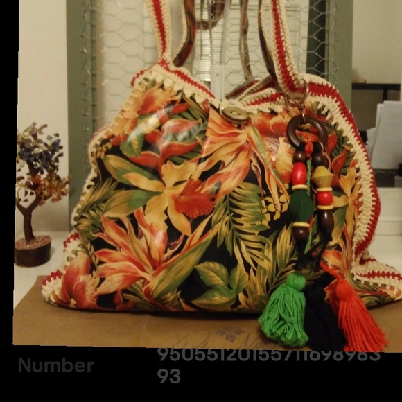 Patricia Nash Handbags - Patricia Nash CubanTropical Gerona Resort leather bag.
Clean and vibrant colors.